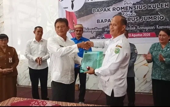 Petrus Jumriq resmi menjabat Petinggi Kampung Ujoh Bilang